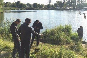 У київському парку затримали чоловіка, який погрожував підірвати гранату