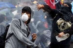 У Мексиці тривають погроми та сутички з поліцією