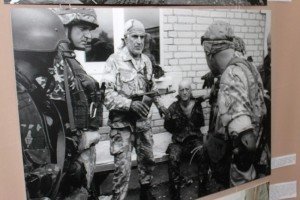 У Чернігові відкрилася фотовиставка, присвячена Іловайській трагедії