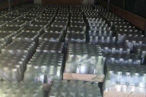 На Дніпропетровщині затримали вантажівку, яка везла контрафактну горілку на Донбас