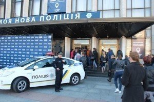 Нова поліція в Житомирі: перший день конкурсного відбору (фото, відео)