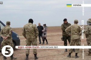 Окупанти масово проводять обшуки у журналістів та організаторів блокади Криму - ATR