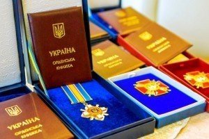 Президент відзначив державними нагородами посмертно 118 військових