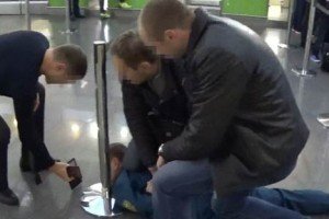 СБУ впіймала на хабарі митника аеропорту "Бориспіль" 