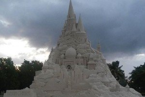 У Маямі збудували найвищий пісочний замок – майже 14 м