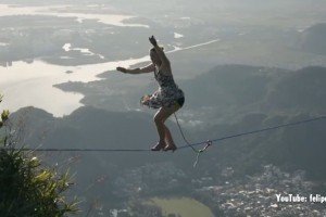 Американка на підборах пройшлася по канату на висоті 840 м