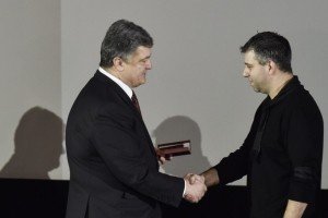 Президент нагородив Хрестом Івана Мазепи режисера фільму про Євромайдан "Зима у вогні"