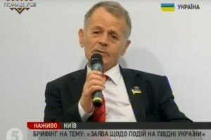 Джемілєв заявив, що на межі з окупованим Кримом стоятиме "батальйон смертників"
