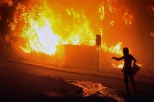 В чилійському Вальпараїсо пожежа знищила дві тисячі будинків, загинули 12 людей