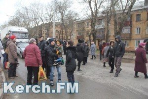 Мешканці Керчі перекрили дорогу - вимагали обіцяного світла