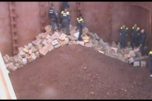 Біля італійських берегів затримано 10 українців за контрабанду 13 тонн наркотиків 