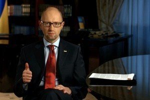 Яценюк: уряду треба ще один-два роки, щоб економіка почала зростати