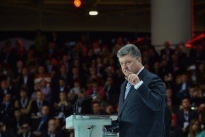 Порошенко побажав депутатам від "БПП" не стати клієнтами антикорупційного бюро