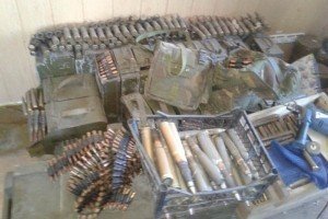 СБУ затримала у Маріуполі 17 осіб з великим арсеналом зброї (фото)
