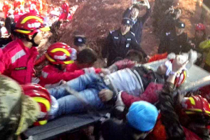 У Китаї врятували чоловіка, який 60 годин провів під завалами