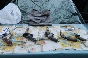 У Києві на Подолі поліцейські знайшли в авто зброю та наркотики