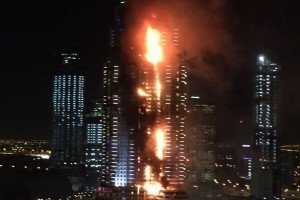 У Дубаї горить хмарочос