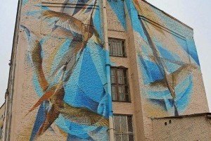 У Києві з'явився лебединий мурал