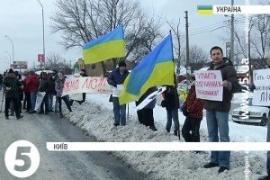 Мешканці селища Биківня вимагають припинити вирубку лісу під будівництво котеджу для родин загиблих бійців АТО