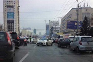 У Києві через загрозу вибуху перекрили проспект Перемоги 