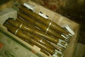 На Донеччині в "сірій зоні" співробітники СБУ виявили схованку із потужними боєприпасами