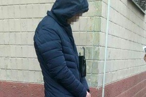 У Києві піймали на хабарі посадовця Державної міграційної служби