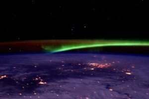 Астронавт NASA показав нове фото полярного сяйва над Землею 