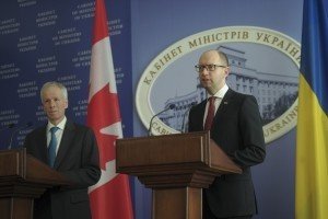 Санкції проти Росії не можна виключати з міжнародного порядку денного через анексію Криму – Яценюк