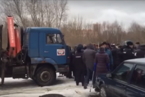 В Москві проти акції протесту кинули "тітушок", ОМОН і бульдозер (відео)