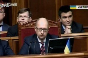 Яценюк має намір "боротися до останнього" 