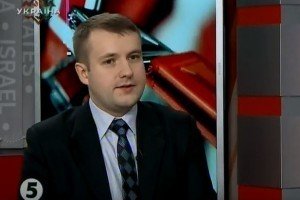 Політичні сили, що складають більшість у ВР, будуть відтягувати дострокові вибори – політолог 