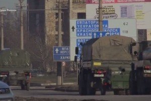 У Сімферополі колона військової техніки заблокувала рух транспорту 