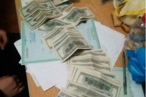 У Львові спіймали на хабарі двох співробітників поліції