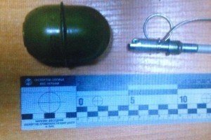 У київському метро затримали чоловіка з гранатою