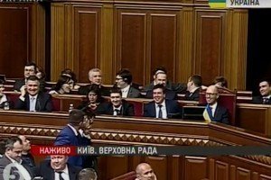 Рада визнала роботу уряду незадовільною, але недовіри висловити не змогла