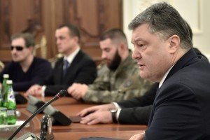 Президент закликає депутатів ухвалити два закони до річниці загибелі Героїв Небесної Сотні