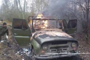 Контрабандисти, втікаючи від прикордонників, спалили авто із цигарками