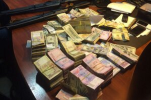 У Дніпропетровську викрили мережу нелегальних пунктів обміну валюти