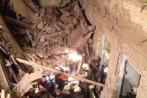 Обвал будівлі у центрі Києва: врятовано 4 людини, пошукові роботи тривають