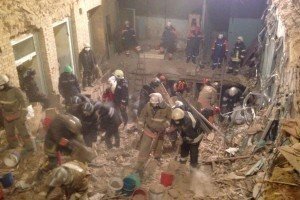 Сьогодні з-під завалів будинку в Києві рятувальники витягли два тіла загиблих
