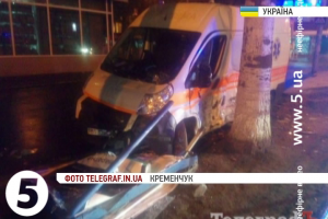 У Кременчуці швидка поспішала на виклик і втрапила в ДТП