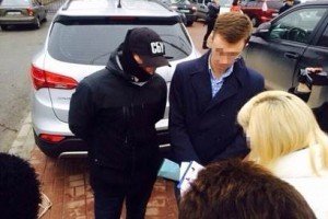 СБУ схопила на хабарі столичного чиновника 
