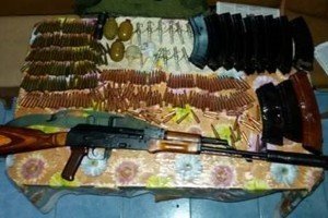 У Сватовому силовики викрили схованку зі зброєю