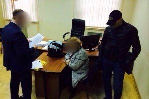 СБУ впіймала ректора університету під час передачі хабара заступнику міністра