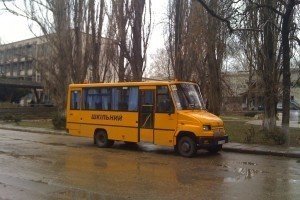 Кабмін виділив кошти на придбання 1 тис. шкільних автобусів - Яценюк