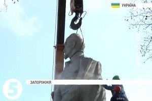 У Запоріжжі знесли пам'ятник Дзержинському