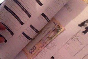 На Одещині затримали хабарника-посадовця Держміграційної служби та його спільника