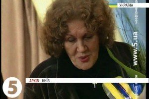З нагоди Дня народження Ліни Костенко у столиці влаштували поетичні читання