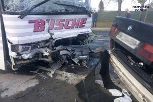 На Волині легковик зіткнувся з рейсовим автобусом – чотири людини загинули