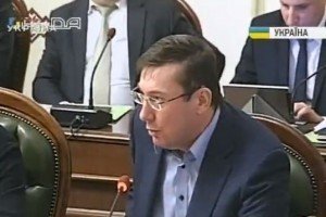 Завтра фракції мають офіційно висунути Гройсмана на посаду прем&rsquo;єра - Луценко